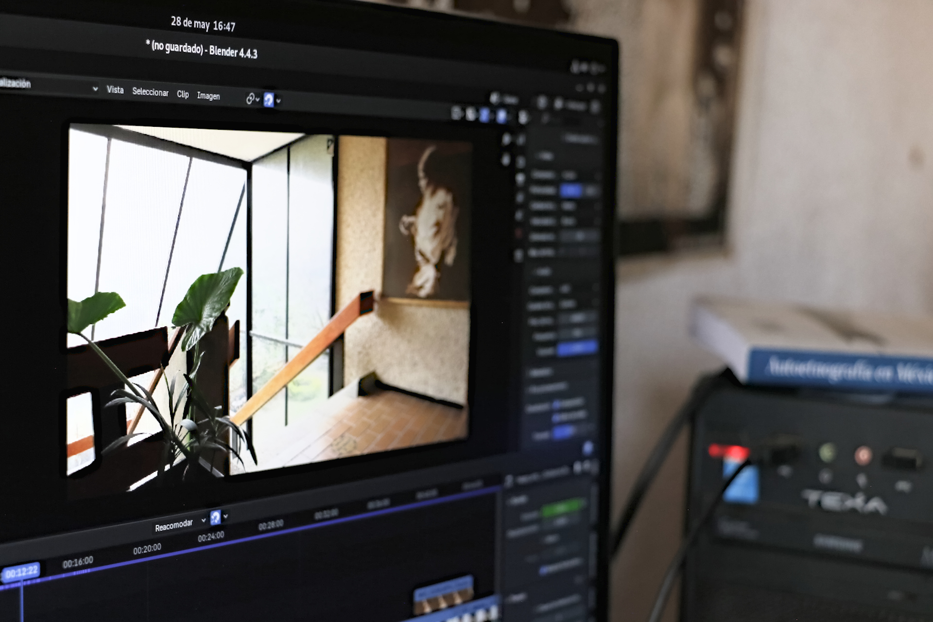 螢幕顯示 Blender 影片剪輯器的預覽畫面與下方時間軸