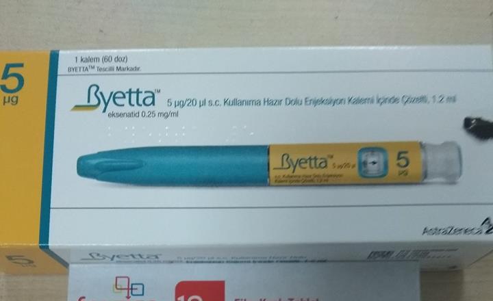 土耳其語 Byetta 5 μg 外盒與注射筆同框照片