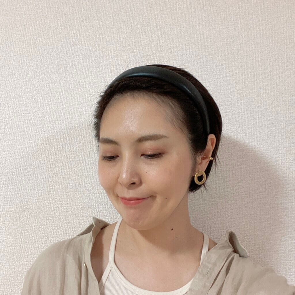 LEE 迷你鮑伯案例以髮箍將前髮往後整理
