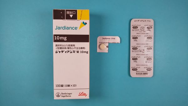 日本 Jardiance 10 mg 變更前外盒與 PTP 實物照片