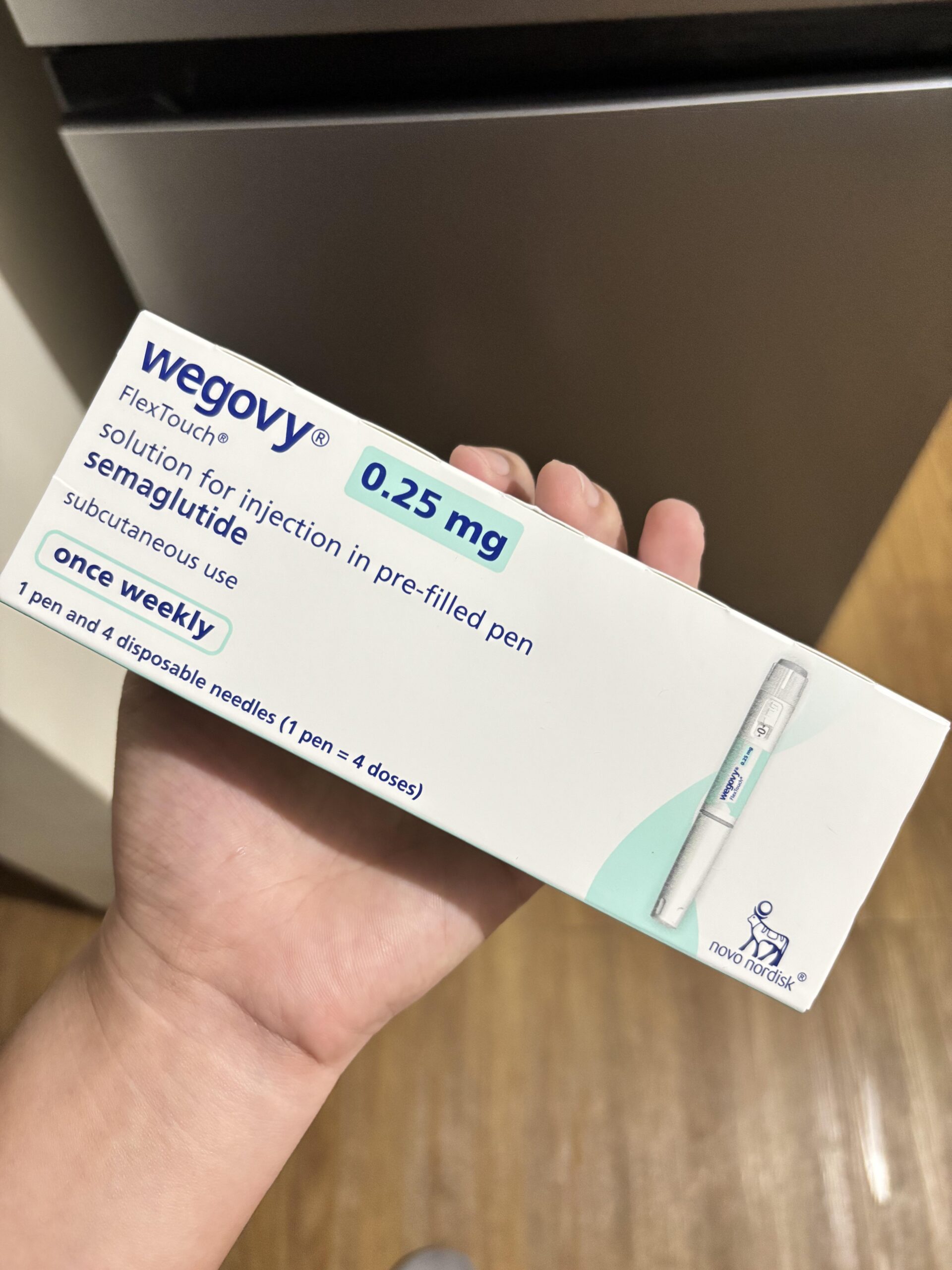 菲律賓 Wegovy 社群使用者手持 0.25 mg 外盒的實拍