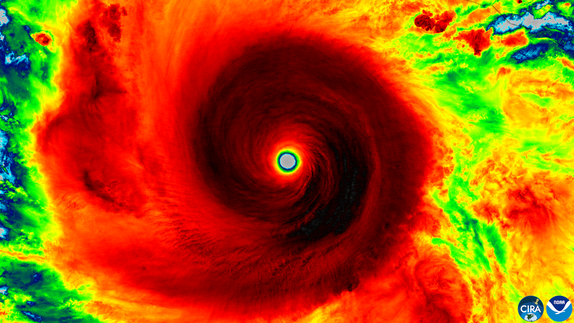 NOAA-20 衛星觀測的颶風 Polo 紅外線影像,可見風眼與環繞雲系