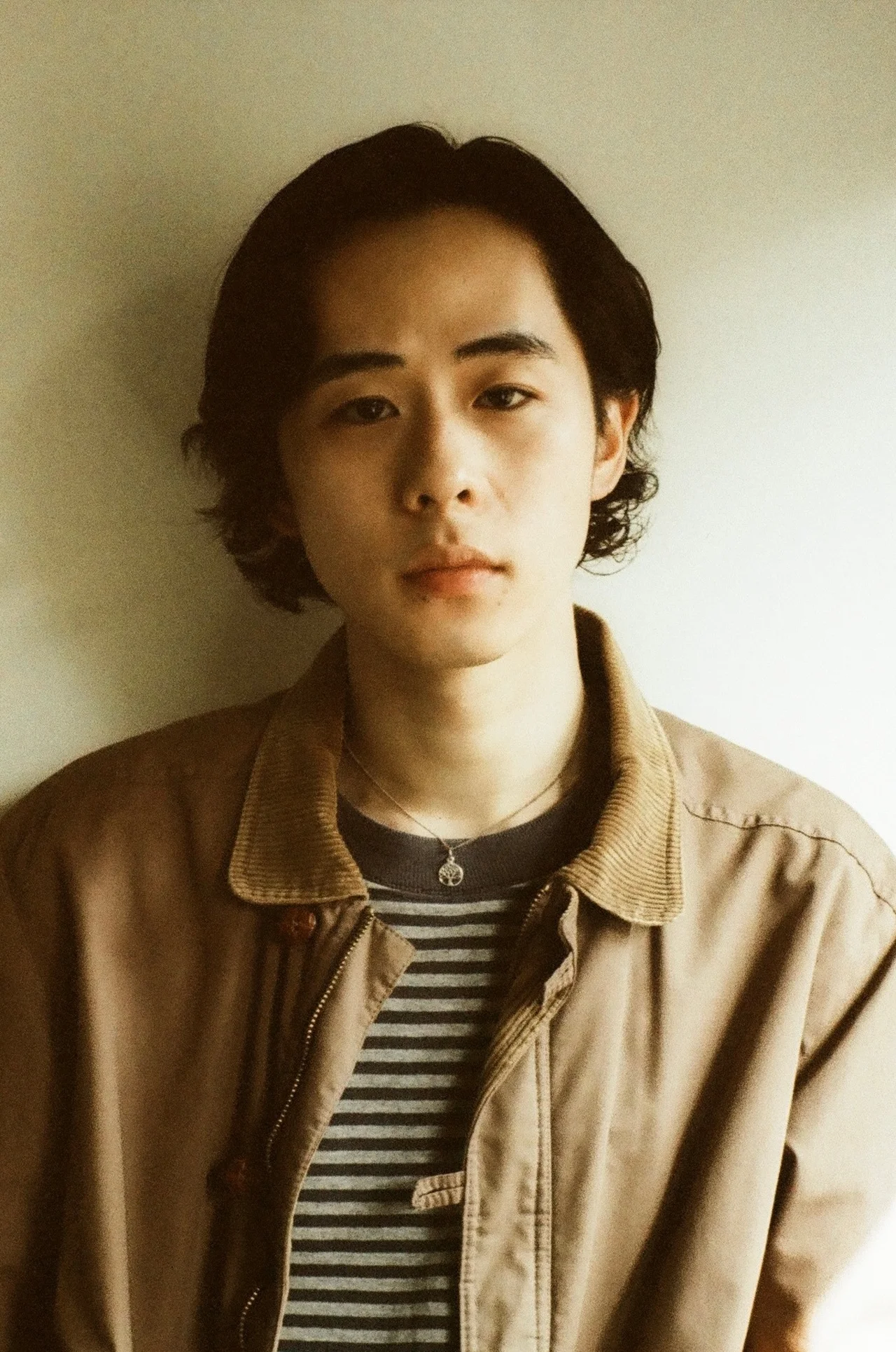 UOMO 粗硬多髮量中長髮案例正面原圖:觀察瀏海與臉周層次