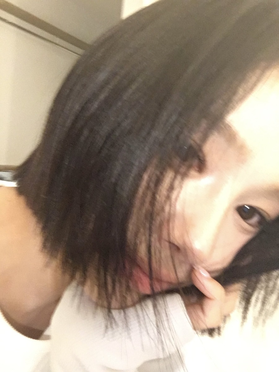 Allure Korea 的俐落直線鮑伯頭示例