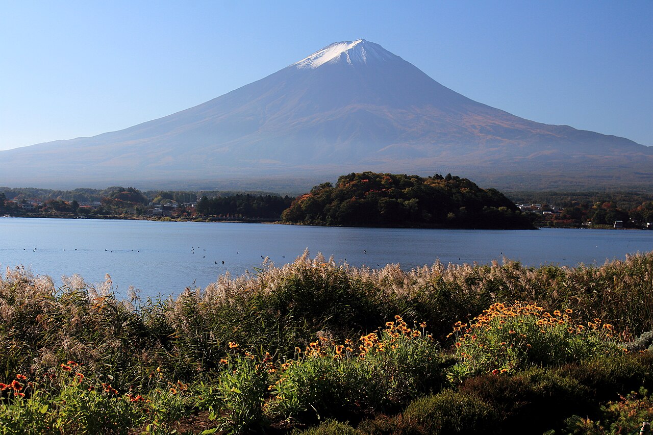 大石公園一帶的河口湖與富士山