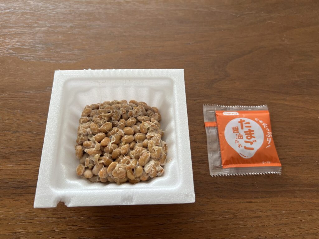 金のつぶ蛋醬油款拆封後豆粒與醬汁包