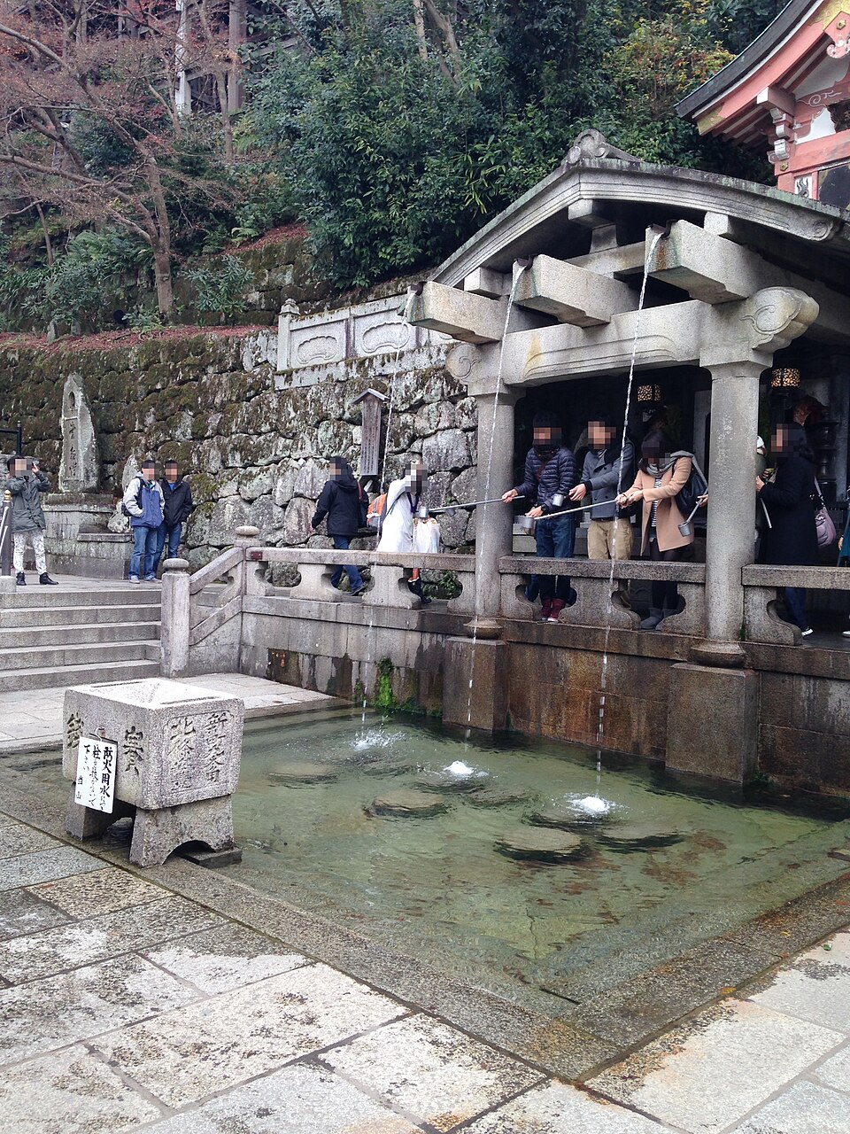 清水寺音羽瀑布的三道水流、取水臺和現場參拜動線