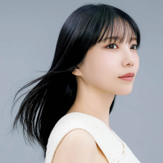 MAQUIA 日文髮型型錄中的齊眉薄瀏海