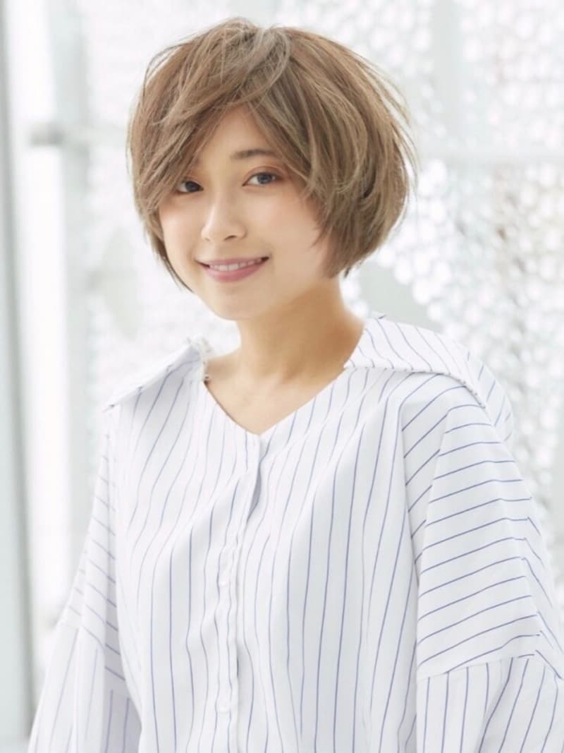 日本髮型師示範的短鮑伯頭與輕柔瀏海