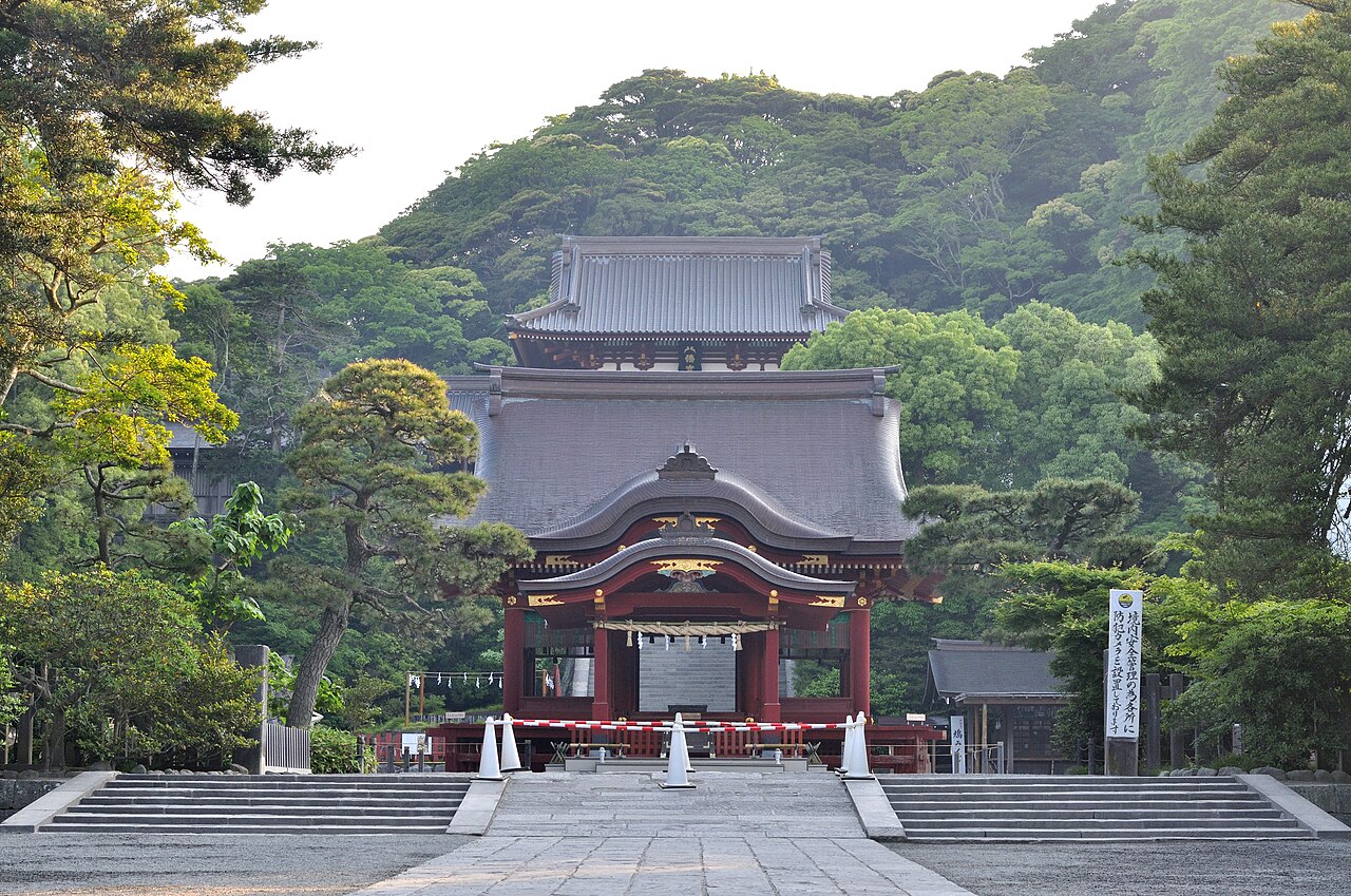 鶴岡八幡宮舞殿與本宮